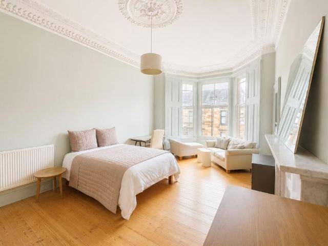 5 bedroom flat to rent