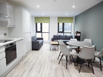 5 bedroom flat to rent