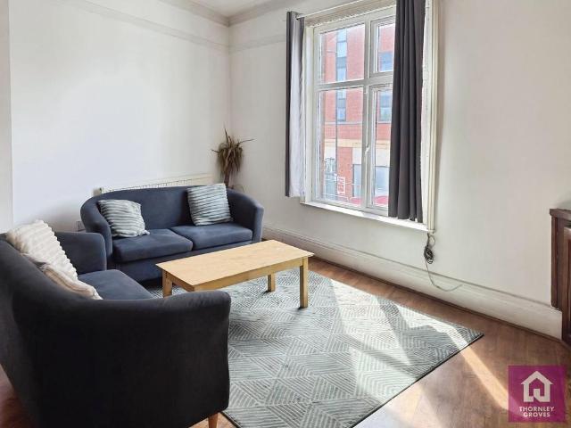 5 bedroom flat to rent