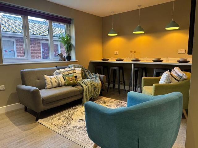 5 bedroom flat to rent