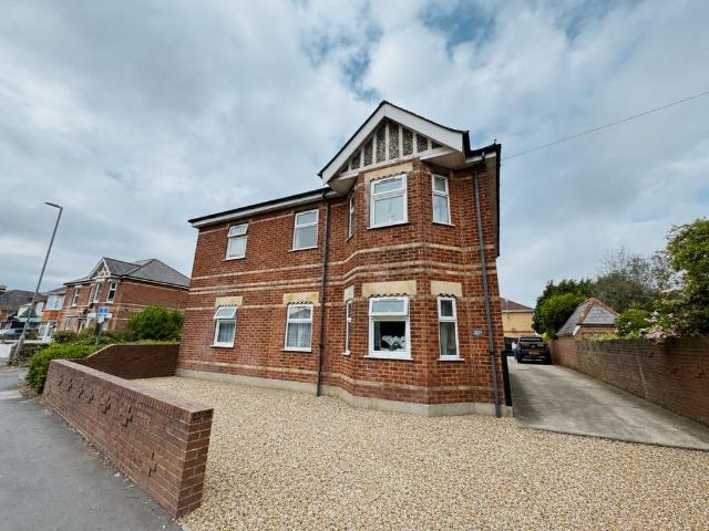 5 bedroom flat to rent