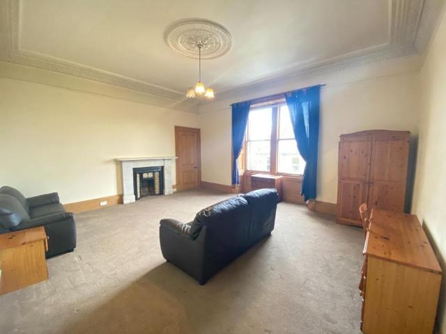 5 bedroom flat to rent