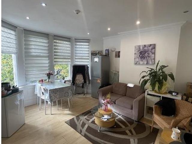 5 bedroom flat to rent