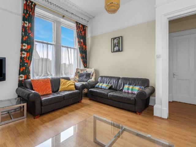 5 bedroom flat to rent
