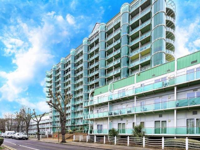 5 bedroom flat to rent