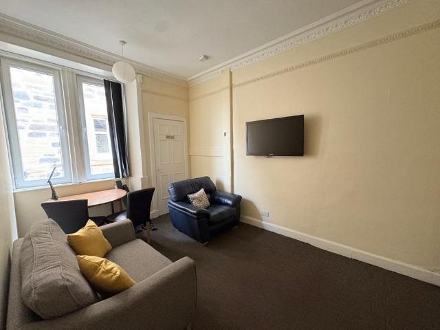5 bedroom flat to rent