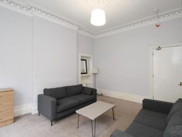 5 bedroom flat to rent