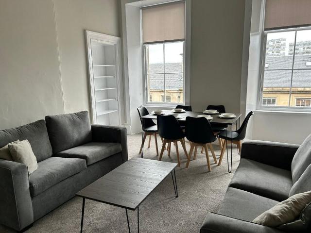 5 bedroom flat to rent