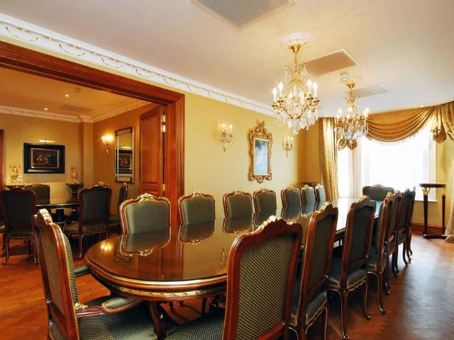5 bedroom flat to rent