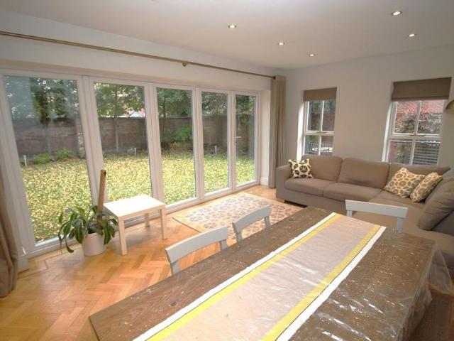 5 bedroom flat to rent