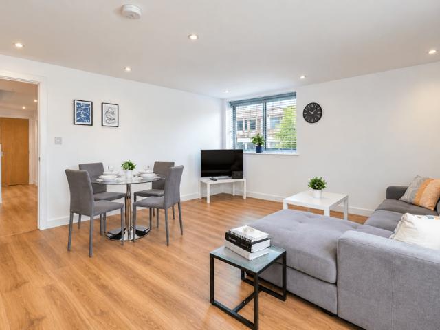 5 bedroom flat to rent