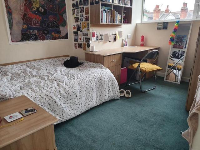 5 bedroom flat to rent