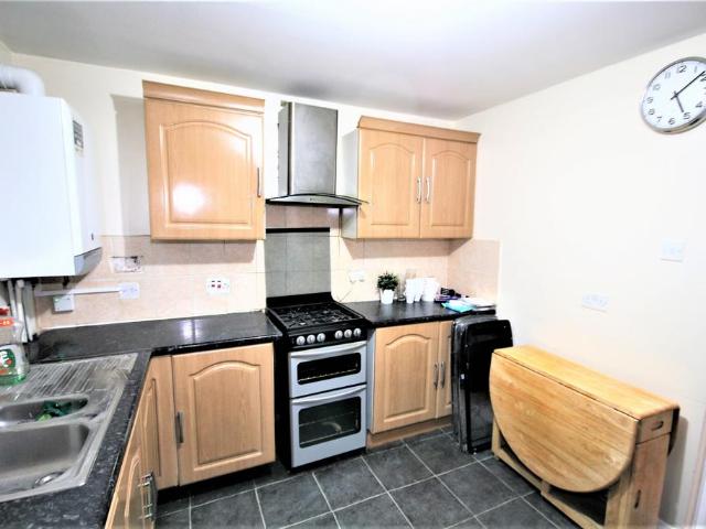 5 bedroom flat to rent