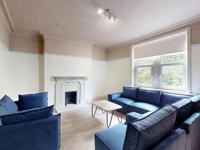 5 bedroom flat to rent
