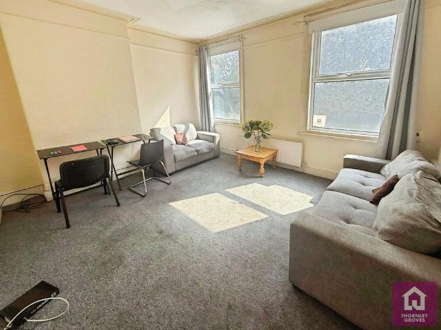 5 bedroom flat to rent