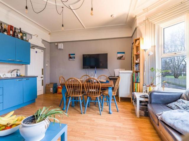 5 bedroom flat to rent