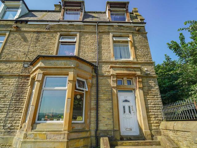 5 bedroom flat for sale