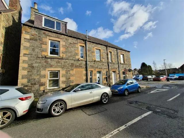 5 bedroom flat for sale