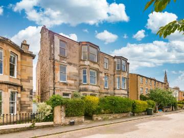 5 bedroom flat for sale