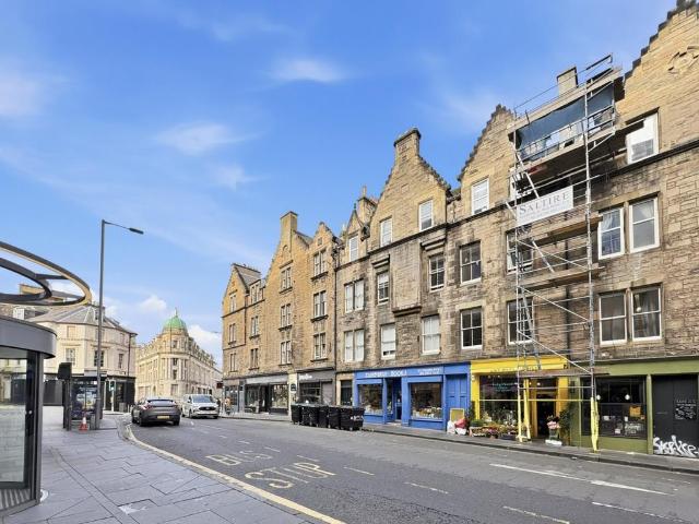 5 bedroom flat for sale