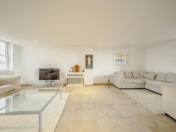 5 bedroom apartment for sale