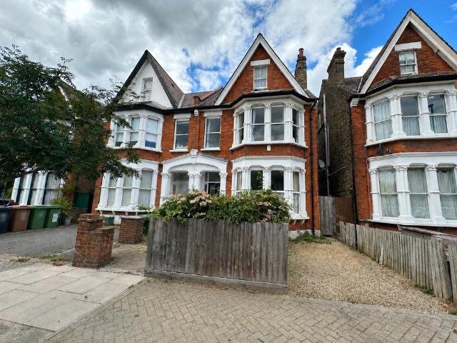 5 bedroom flat for sale