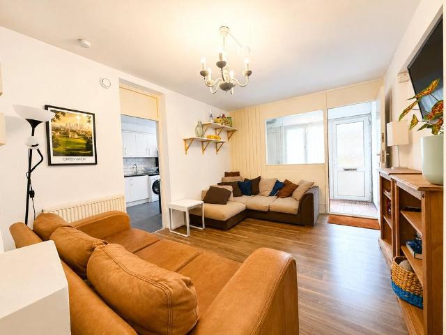 5 bedroom flat for sale