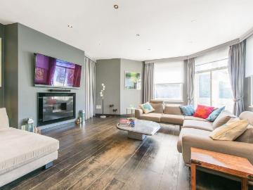 5 bedroom flat for sale
