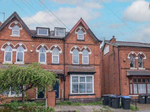 5 bedroom flat for sale