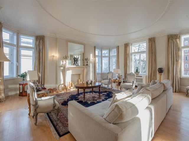 5 bedroom flat for sale