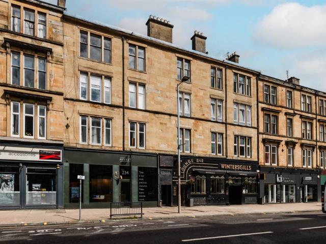 5 bedroom flat for sale