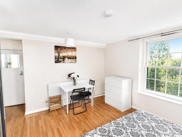5 bedroom flat for sale