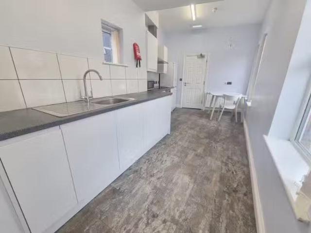 5 bedroom flat for rent in 547 549 Bristol Road, Selly Oak, Bi.