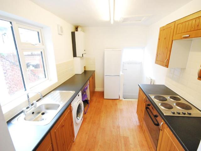 5 bedroom flat for rent in Starbeck Avenue, Newcastle Upon Tyne, NE2