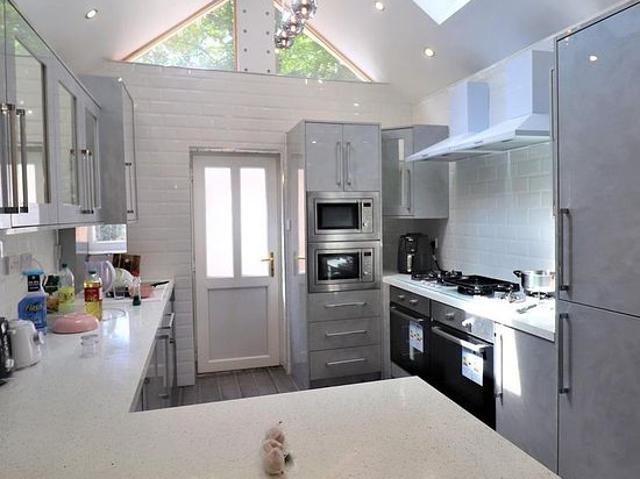 5 bedroom flat in Birmingham
