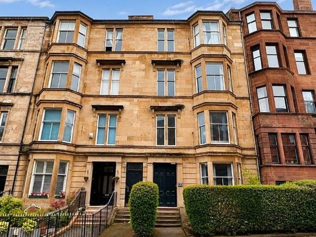 5 bedroom flat in Glasgow