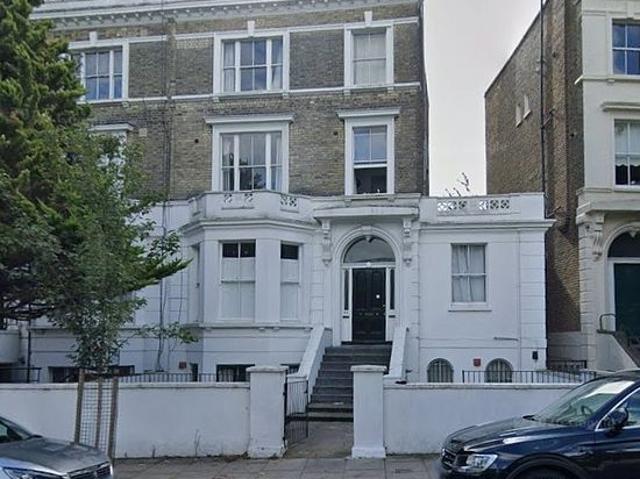 5 bedroom flat in London
