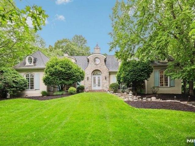5 bedroom, Franklin Lakes NJ 07417 105233774