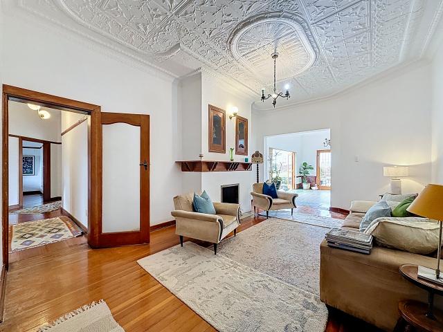 5 Bedroom Freestanding To Let in Eastwood