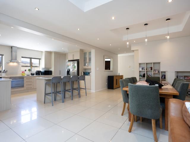 5 Bedroom Freestanding To Let in Stonehurst Mountain Estate