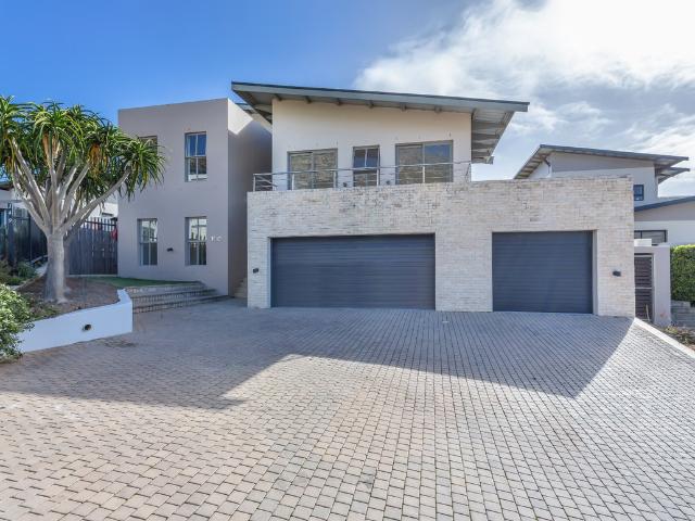 5 Bedroom Freestanding To Let in Stonehurst Mountain Estate