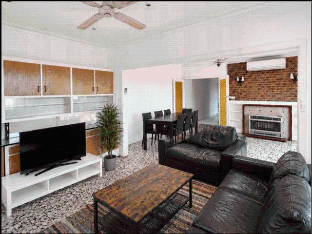5 Bedroom Fully Furnished Victorian Terrace House in Richmond. 10min to CBD  walkable to MCG with Train stations,shopping,cafes at doorstep LOCATION!