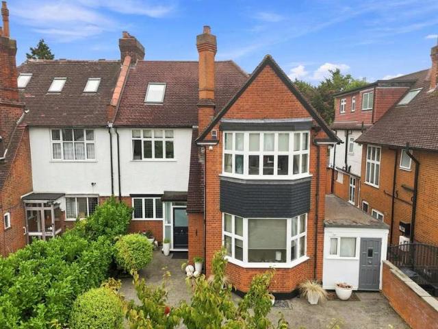 5 Bedroom House