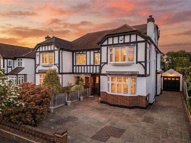 5 Bedroom House