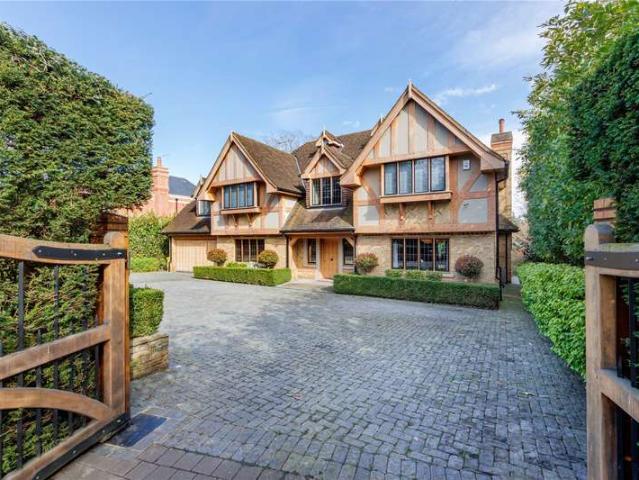 5 Bedroom House