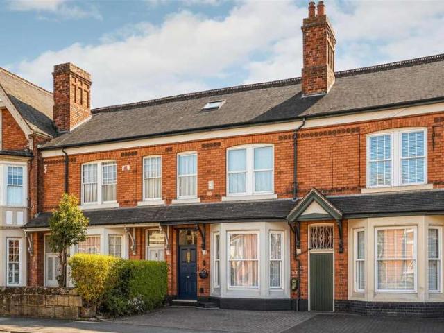 5 Bedroom Terraced House