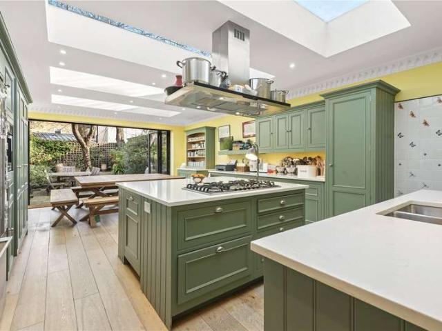 5 Bedroom House
