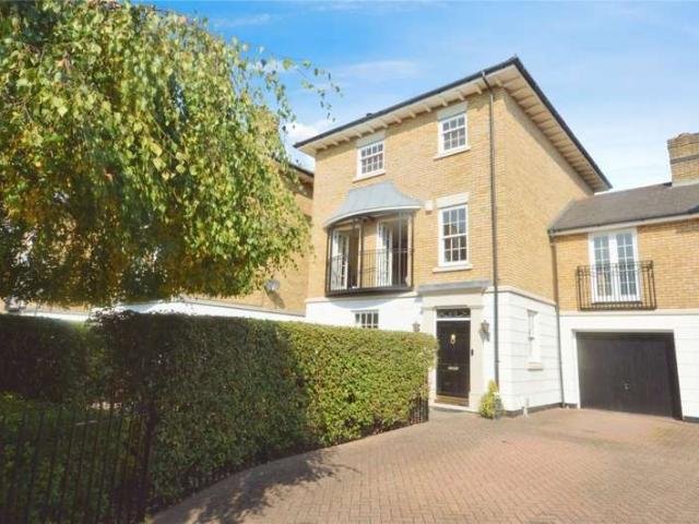 5 Bedroom House