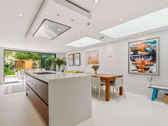 5 Bedroom House