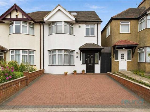 5 Bedroom House